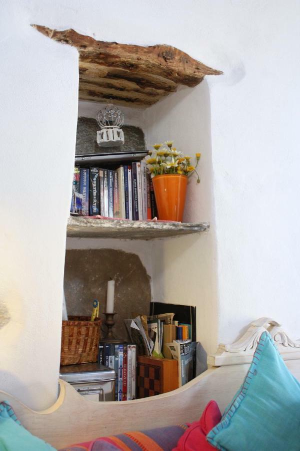 Traditional Medieval Stone House In "Ano Syros" Luaran gambar