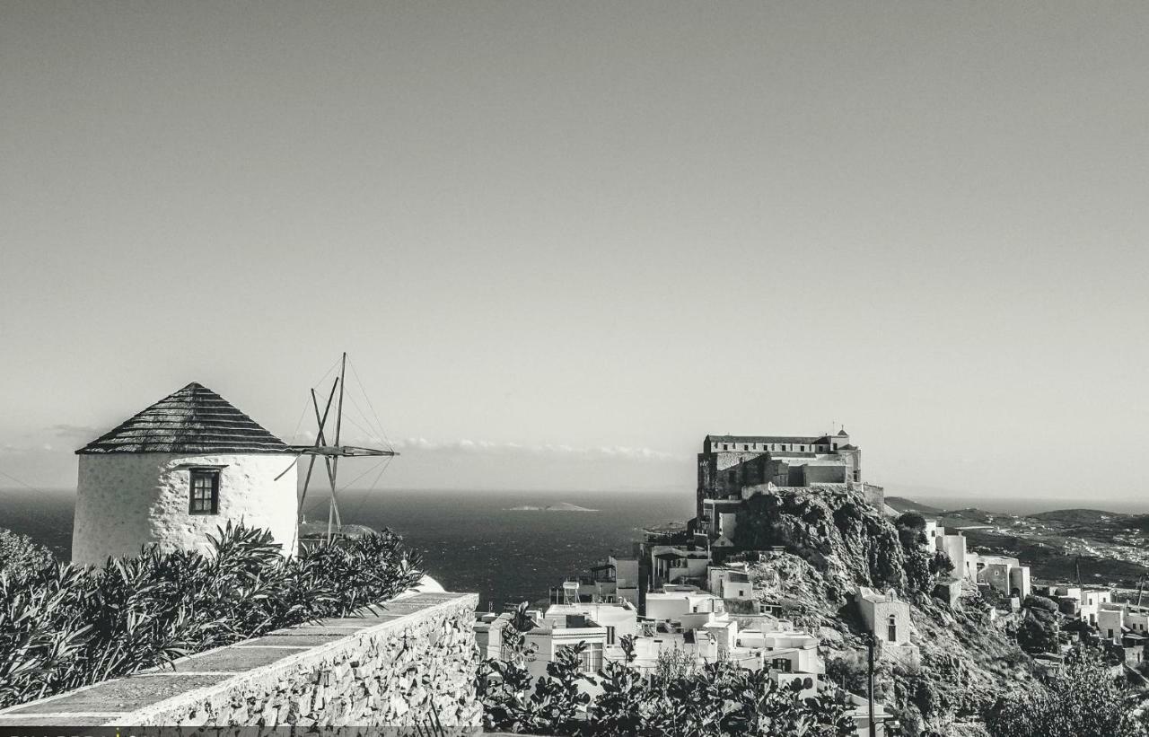 Traditional Medieval Stone House In "Ano Syros" Luaran gambar