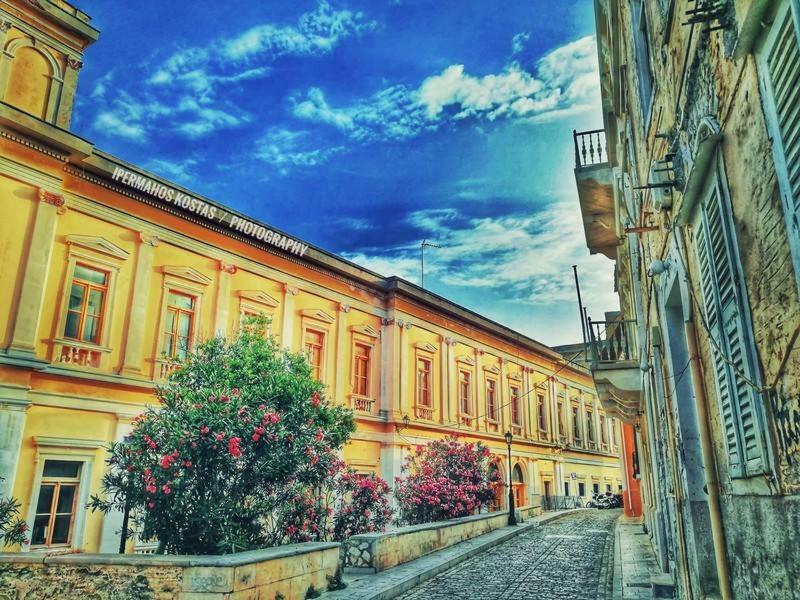 Traditional Medieval Stone House In "Ano Syros" Luaran gambar