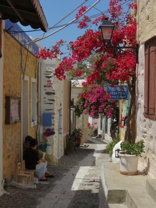 Traditional Medieval Stone House In "Ano Syros" Luaran gambar